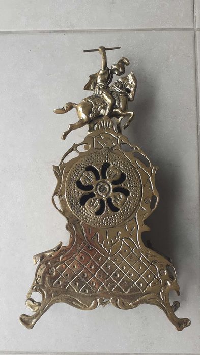 Relógio Clássico em Latão