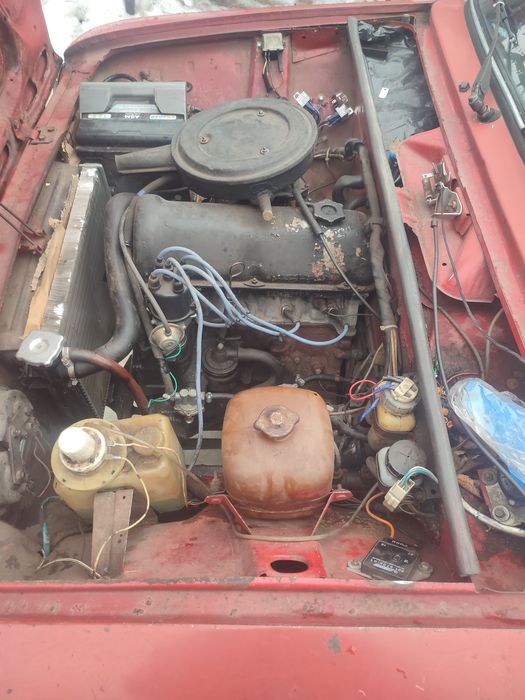 Продам ваз 2103..