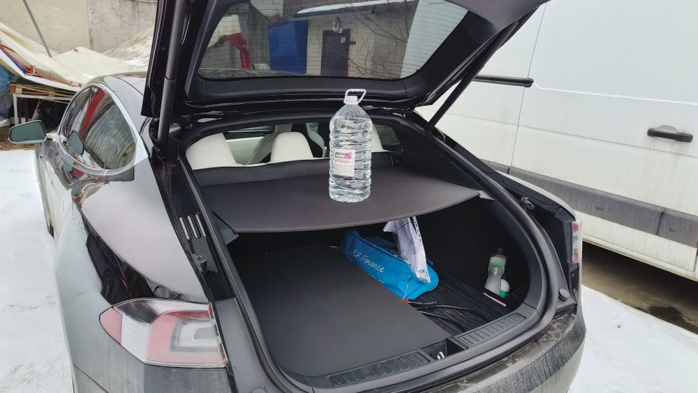 Tesla Model S полка багажника.  поличка в багажник Тесла модель с