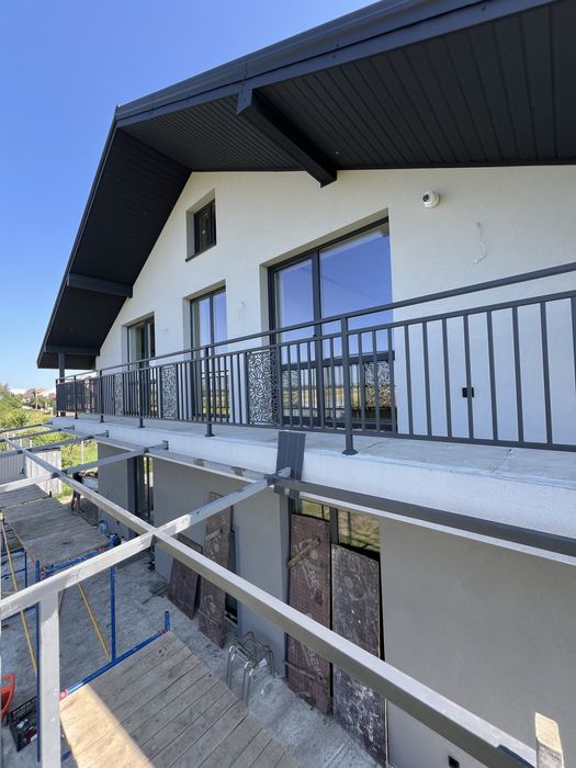 Металеві перила на балкон