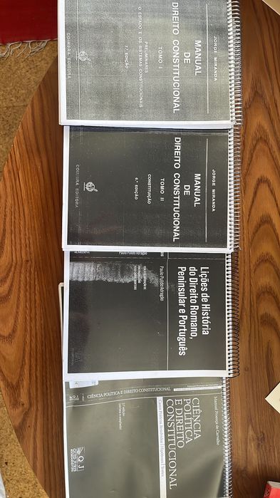 Livros de DireiTo e Criminologia (1-4 ano) como NOVOS