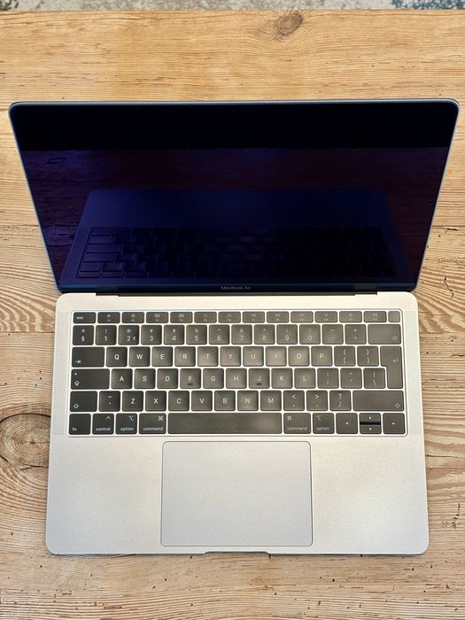 MacBook Air 13” 2019 i5 / 8 GB / 128 GB SSD / Space Gray / gwarancja