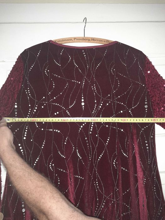 Sprzedam dwie nowe, piękne, czerwone sukienki imprezowe z cekinami