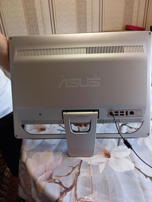 3 Моноблоки ASUS ET2013