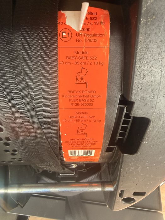 Fotelik samochodowy z bazą Isofix Britax Romer Baby Safe 5z2