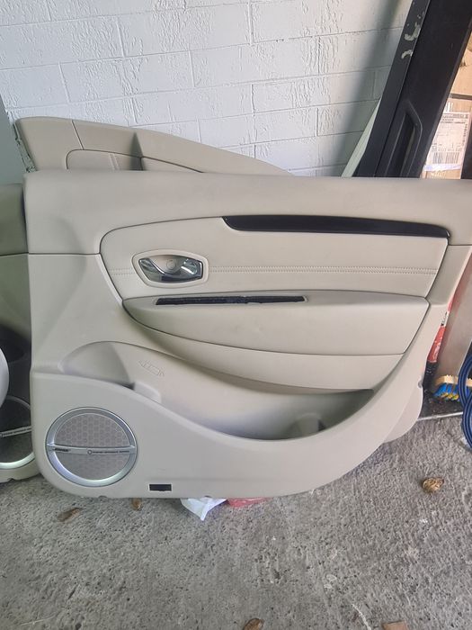 Салон scenic 3 initiale електро bose BOSE