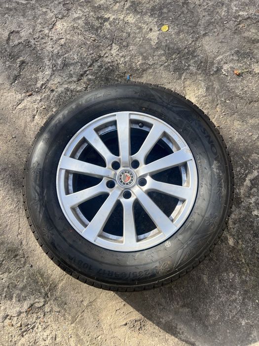 Нова зимова резина комплект  235/65/17 з дисками 5x114.3