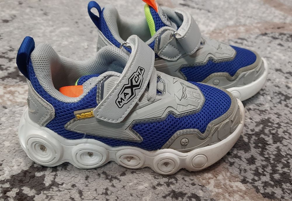 Кросівки на хлопчика 25 26 розмір