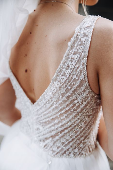 Весільне плаття зі шлейфом