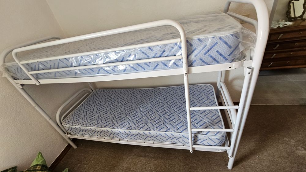 Beliche com Colchões (Excelente Estado)