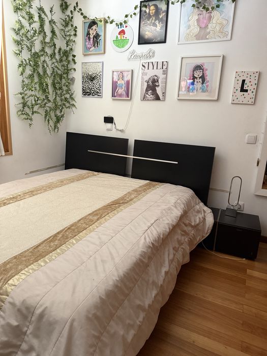 Cama 190x220 + 2 mesas de cabeceira