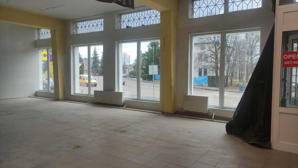 Оренда торгового приміщення смт.Маневичі 60 кв.м-500 грн/кв.м