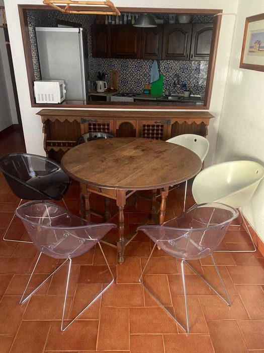 Rustic Wooden Table64741100108418123