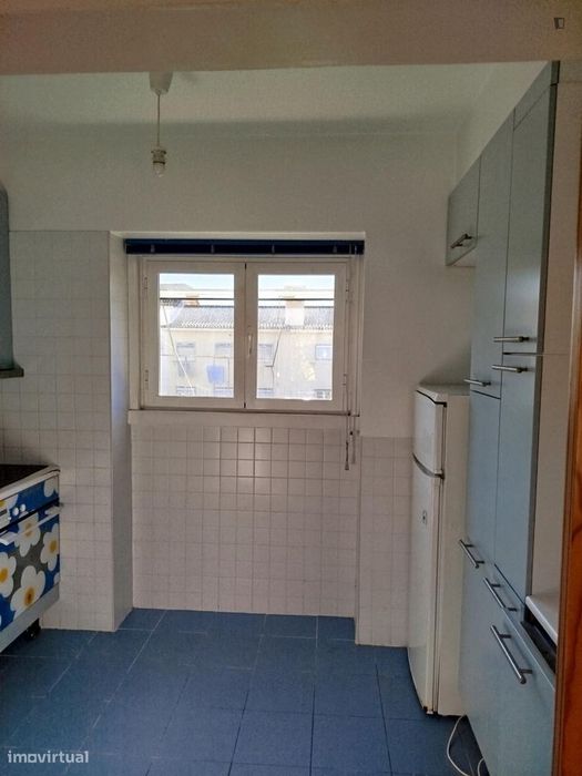 Quarto - localizado em Alvalade Lisbon
