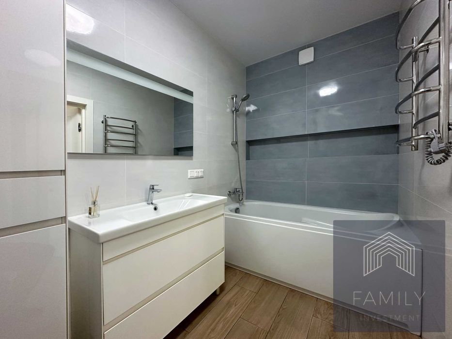 80м² в ЖК «Славутич» з ремонтом, 2 спальні, 2 с/в, панорамний вид. Без комісії