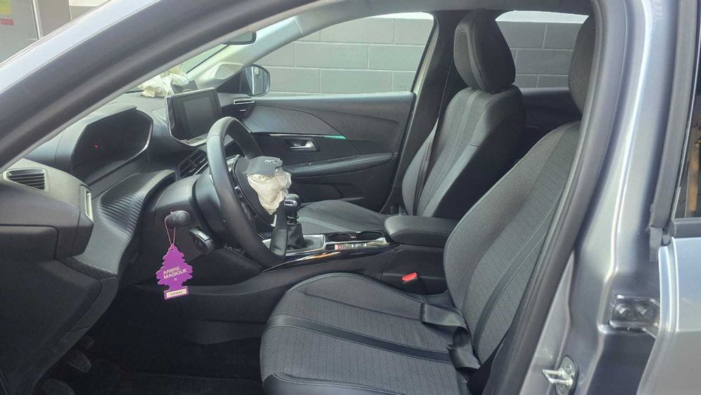 Peugeot 208 1.2 PureTech Allure  -  Salvado