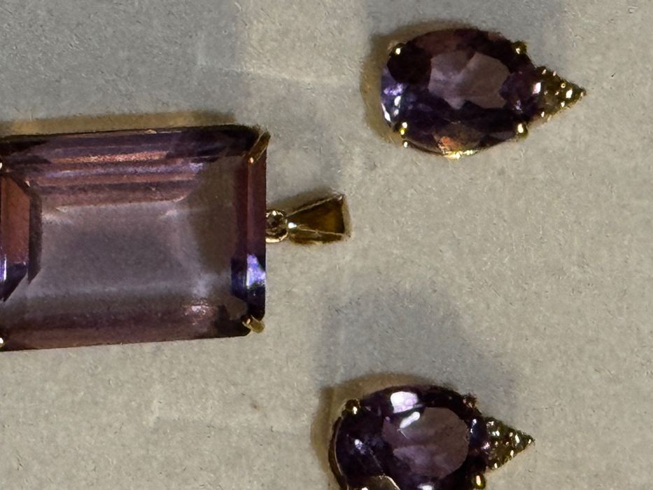 Złote kolczyki z ametystami i brylantami
