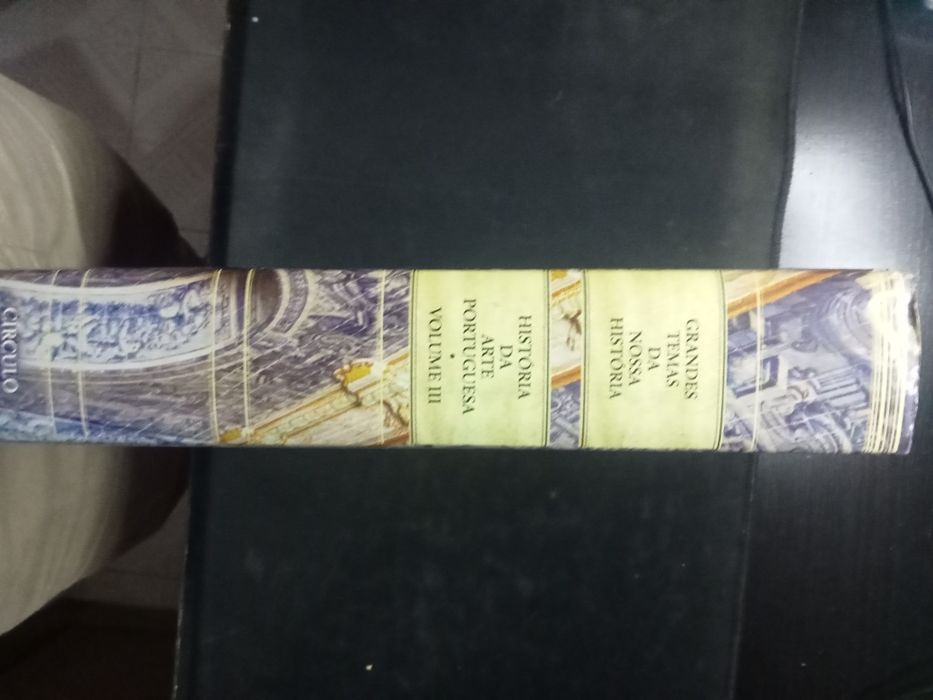 Vendo livros da história de arte portuguesa 3 volumes Urgente