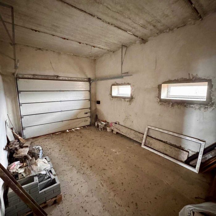 Продається сучасний будинок під ремонт!