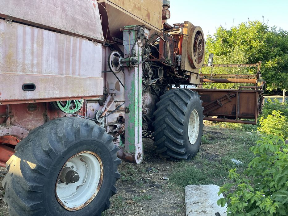 Продам комбайн дон 1500 б