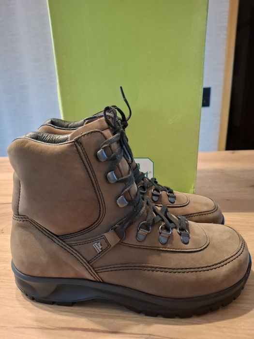 Buty trekingowe-nowe