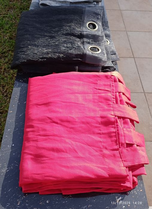Cortinados cor vermelha