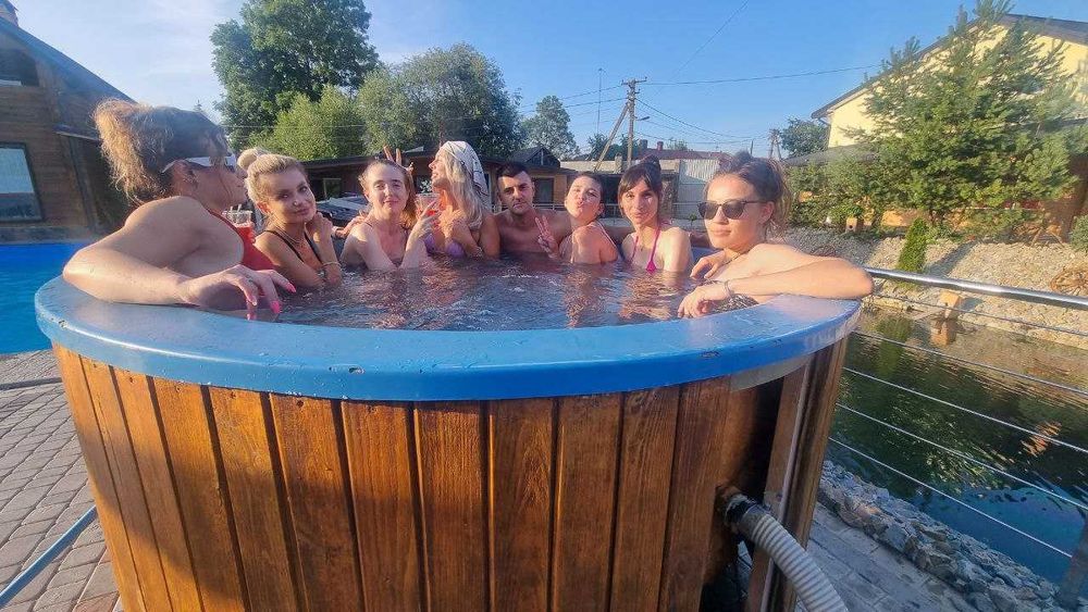 Є СВІТЛО!Оренда будинку подобово з великим залом!Басейн з підігрівом