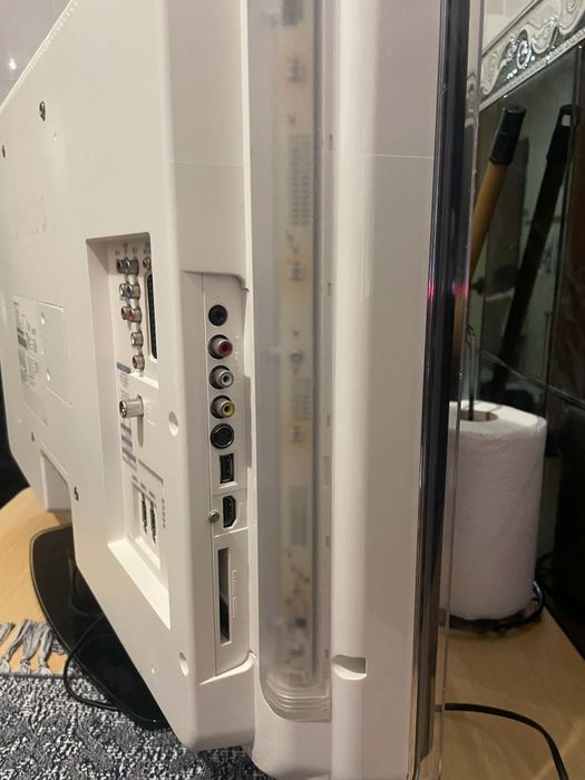 Vendo televisão Philips 32polegadas com comando