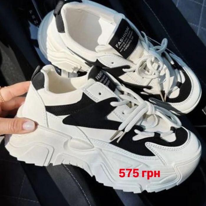 Жіночі кросівки весна 2026