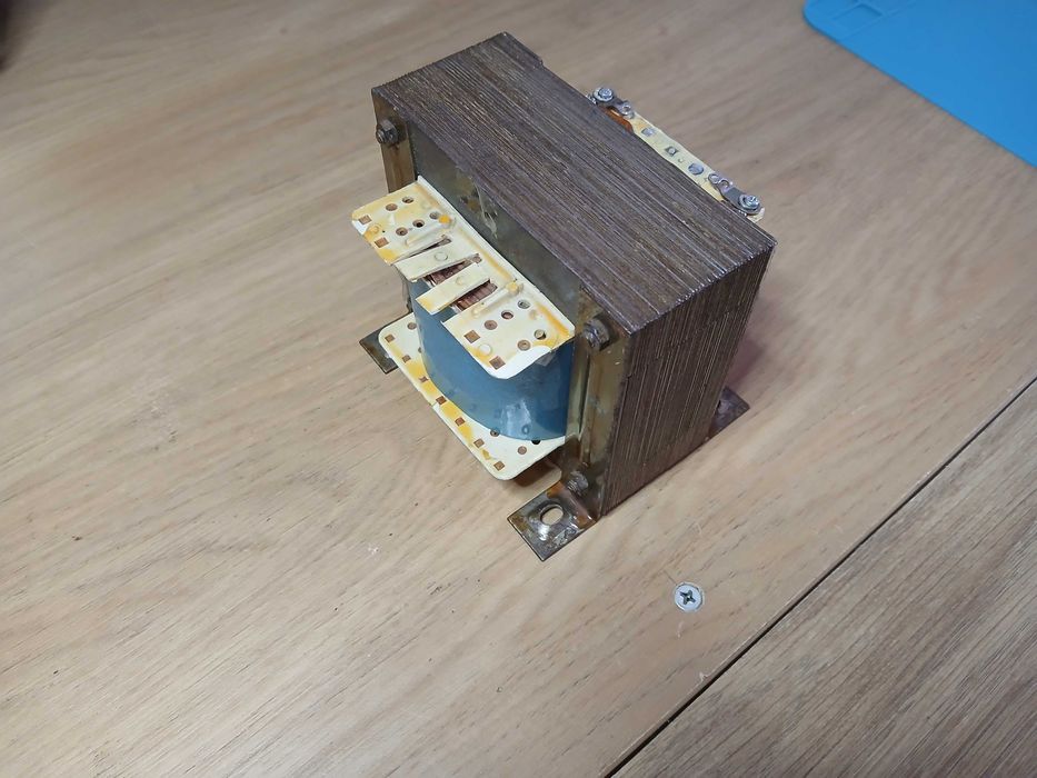 Transformador de Alimentação nucleo  Ferro 30V/6A