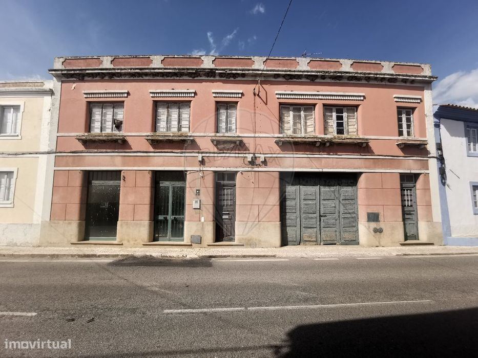 Moradia T4 para venda