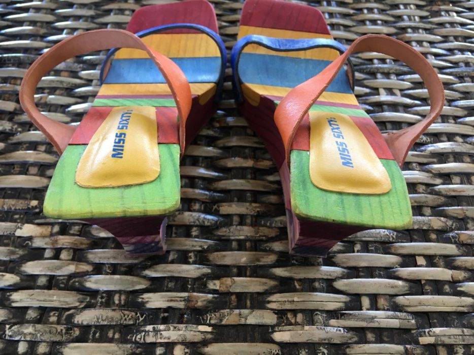 Sandálias/Sapatos Miss Sixty coloridos, madeira, edição especial