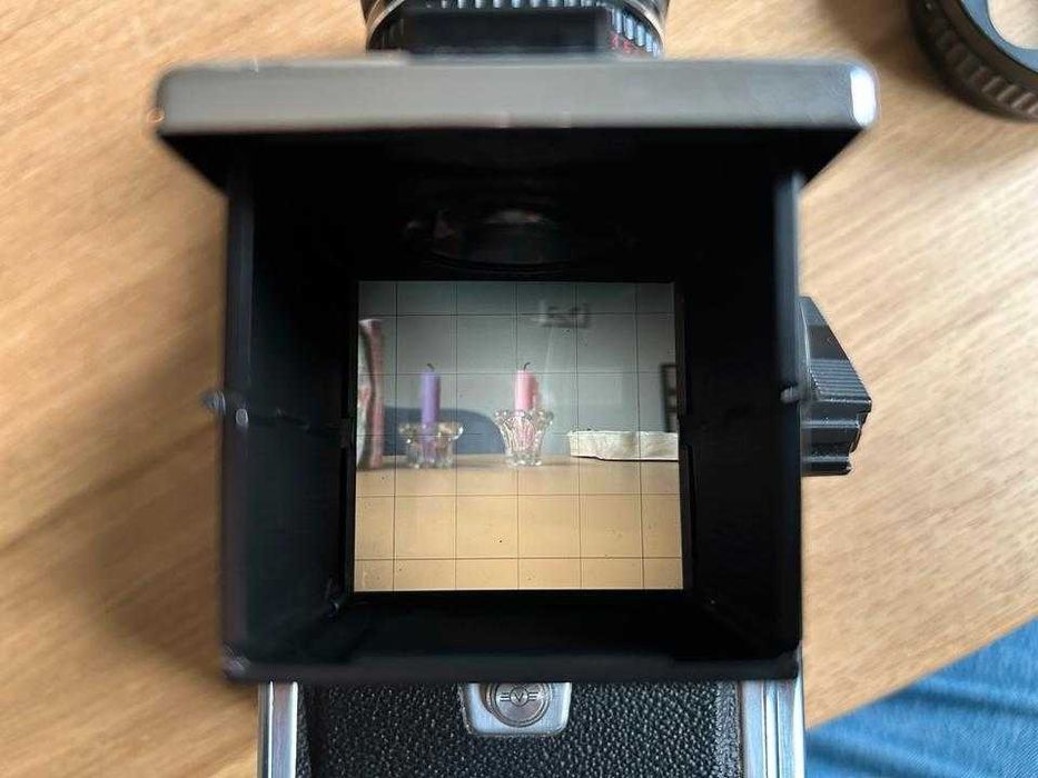 Hasselblad 500cm com vários acessórios.