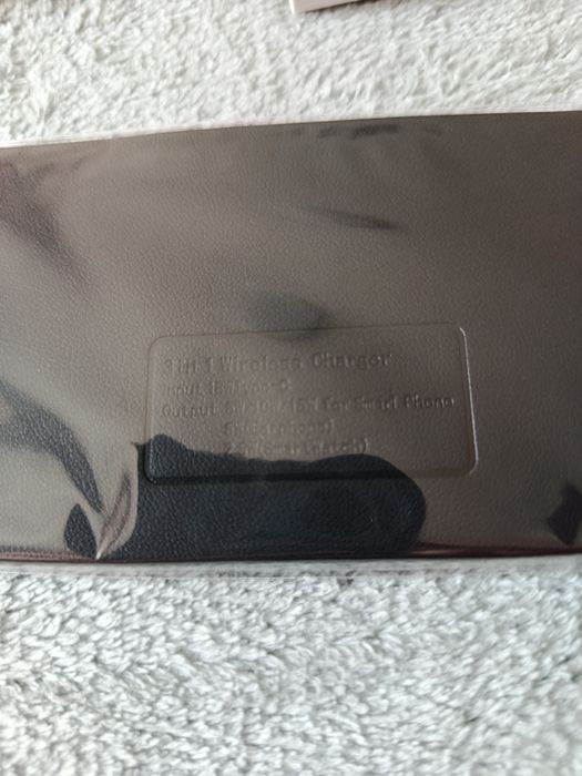 Бездротовий зарядний пристрій 3 в 1