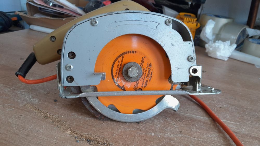 Pilarka tarczowa Black Decker