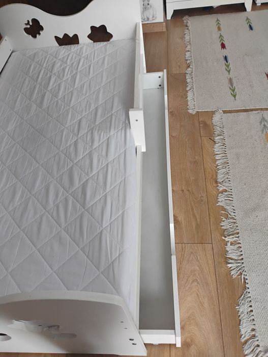 Łóżko dziecięce białe