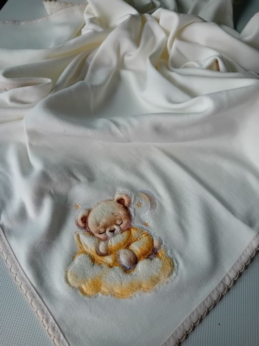 Fralda com o nome do bebé bordado