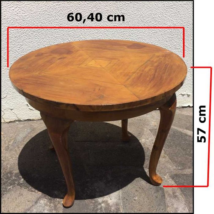 Excelente Mesa Antiga formato circular em madeira