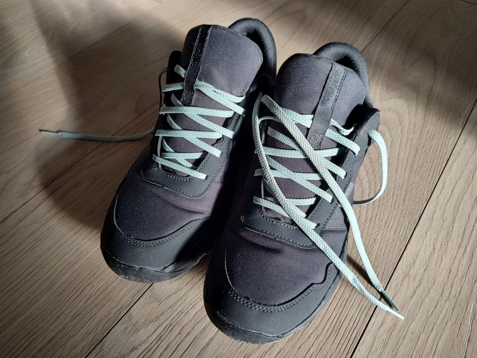 Nieprzemakalne buty trekkingowe w góry