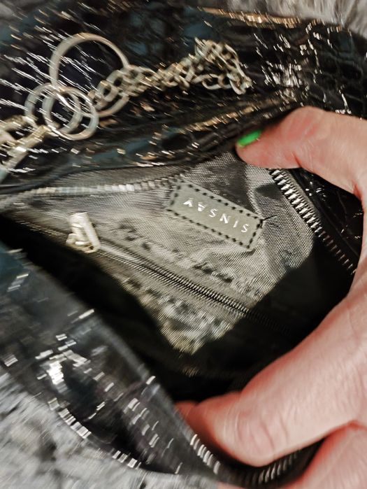 Czarna nerka wzór skóra węża Sinsay jak nowa