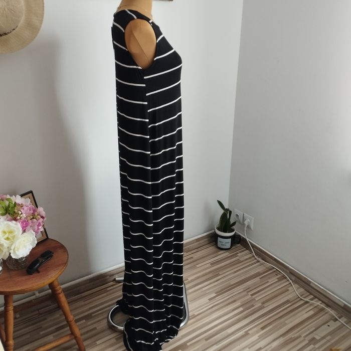 Nowa maxi sukienka Janina w czarno-białe paski, rozmiar 38 (M)