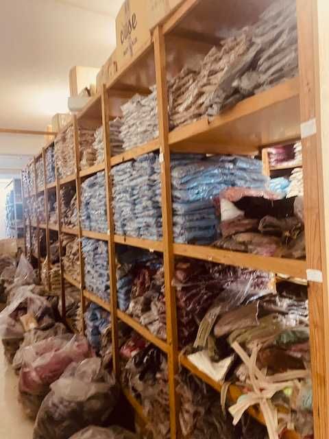 Insolvência  +1 M de acessórios têxteis (Fechos, Linhas, Botões)