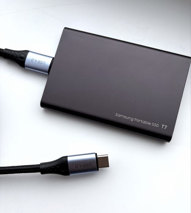 Samsung  T7 4TB, зовнішній SSD диск