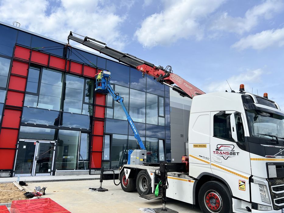 Dźwig HDS transport maszyn i więcej– przewieziemy wszystko i wszędzie!