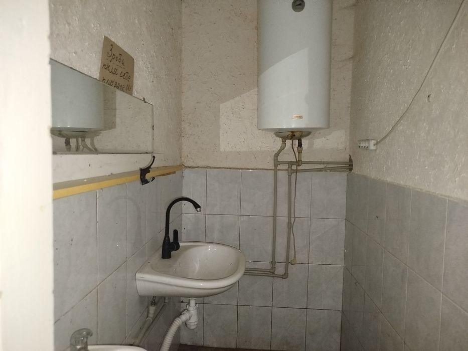 Нежитлове приміщення, вільне призначення, с. Малинівка, Малин