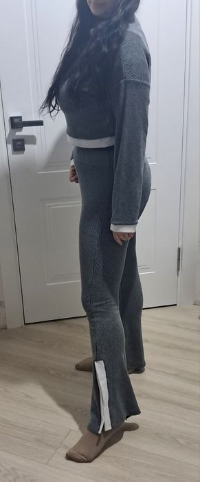 Костюм жіночій штани кльош з розрізами