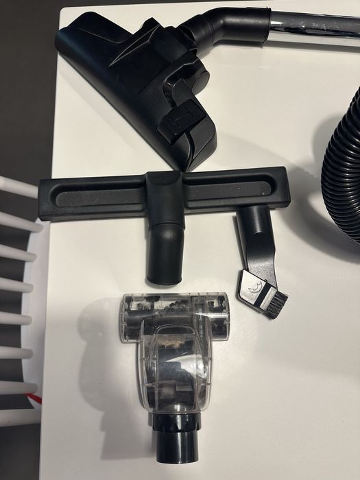 Aspirador sem saco em otimo estado marca KUBO