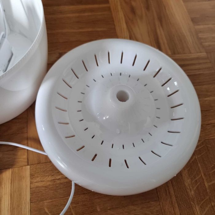 Poidło AmiCura poidełko dla psa i kota 2500 ml białe