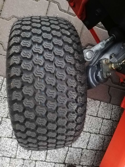 Profesjonalna kosiarka Kubota GR2100II 4x4 diesel z pługiem śnieżnym