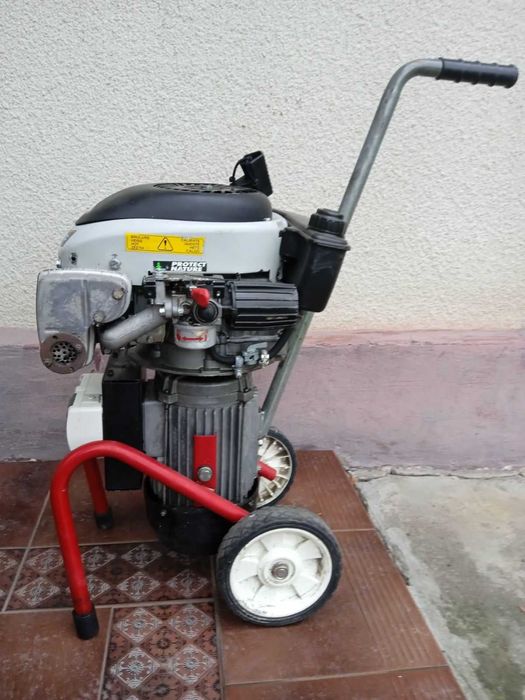 Генератор 2Kw. 220V